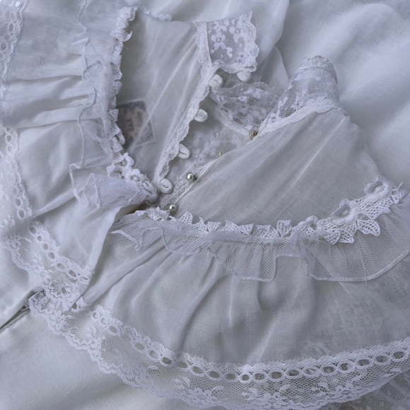 SOLD! โ
Vintage 1970โs Gunne Sax Peasant Style Lace Wedding Formal Gown - Picture 4 of 7